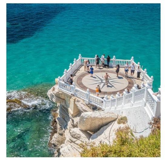 Luxury Primerisima Linea Playa Poniente Benidorm Con 6,5 Mts De Vistas Frontales Al Mar Exterior foto